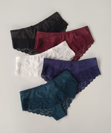 Majtki z siateczki z elementami koronki Gabi