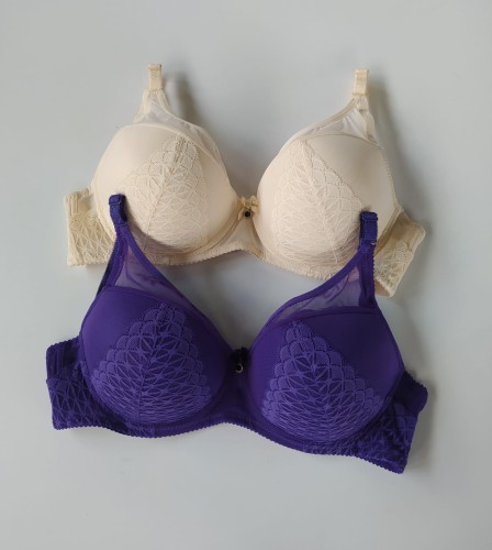 miseczka C biustonosz bezowy.jpg