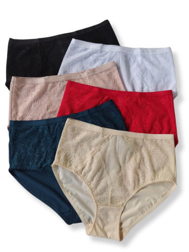 Irena majtki z ozdobną koronką.png