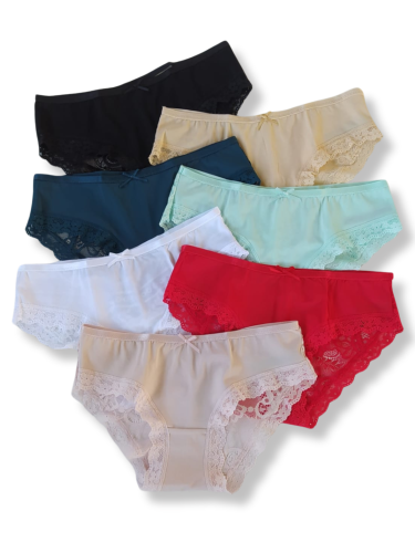 Gemma majtki z koronką.png