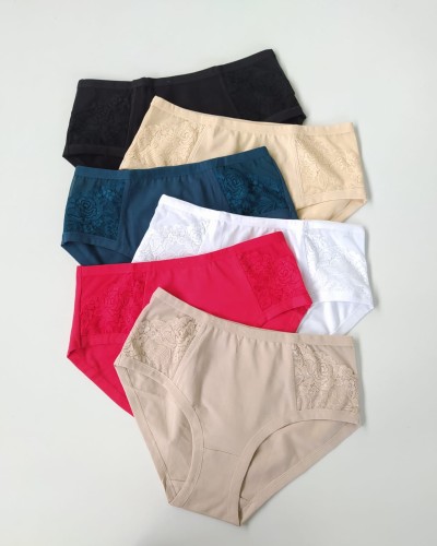 majtki gładkie z ozdobnym wzorem.jpg