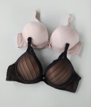 Biustonosz miseczka B push- up ręka Adama Masha