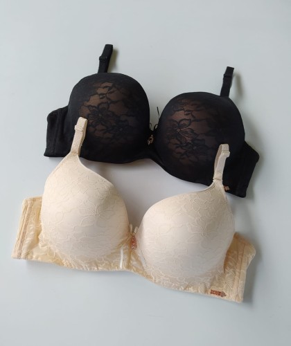 Biustonosz miseczka E z zawieszką Dana.jpg