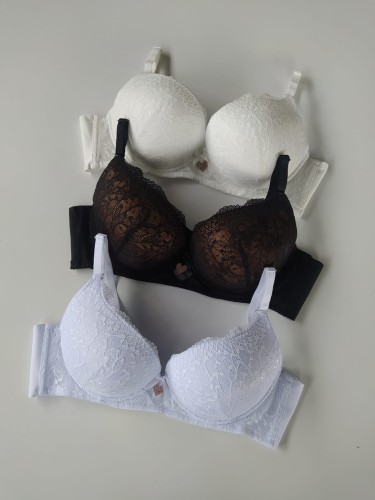 Biustonosz miseczka C Delula z bezszwowym zapięciem.jpg