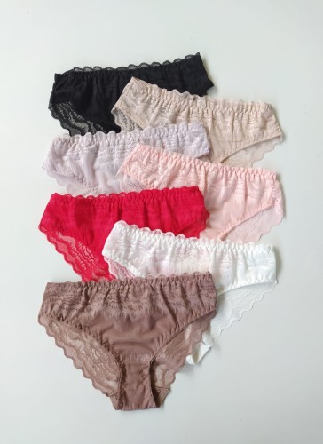 majkti z motywem motyla gola.jpg