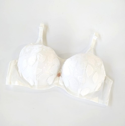 Biustonosz miseczka D z siateczką nad miseczką Lora montello