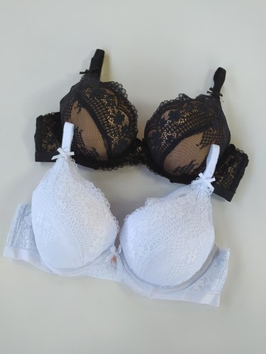 Biustonosz miseczka C elegancki push-up Alex montello