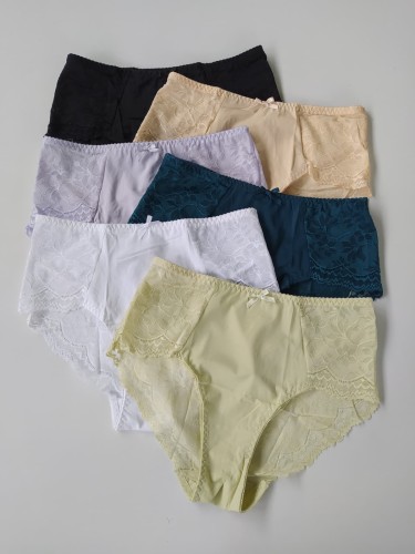 Majtki damskie półgładkie z koronkowym tyłem Galina montello