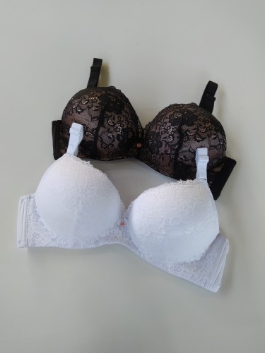 Koronkowy biustonosz w miseczce D z ozdobną złotą różyczką Klara montello