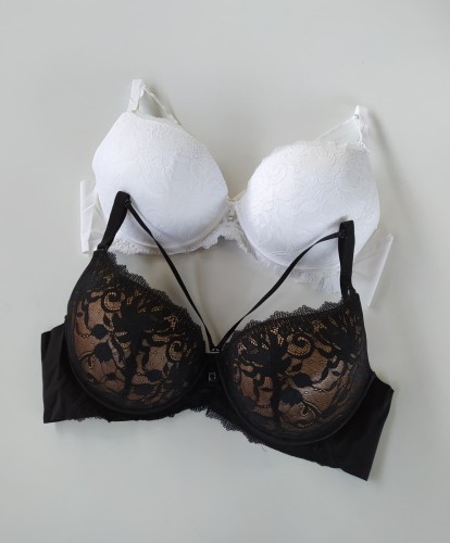 Biustonosz miseczka C z paskami na biuście montello