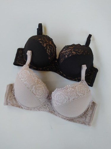 Biustonosz miseczka C koronka Julia  montello