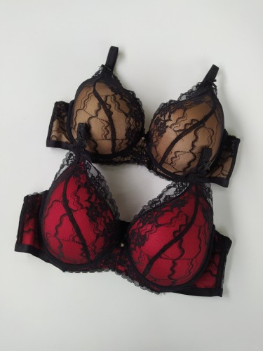 Elegancki biustonosz miseczka D Wika montello