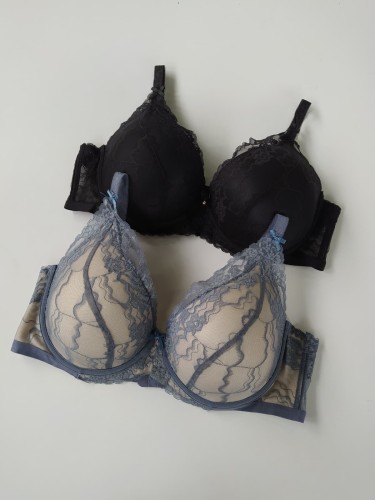 Subtelny biustonosz miseczka D Wika montello