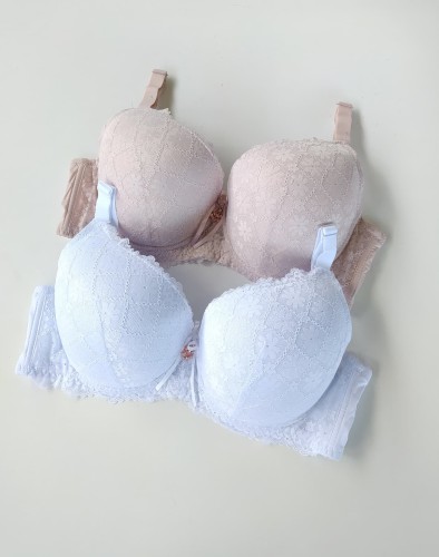 Biustonosz miseczka E koronkowy Nadia montello