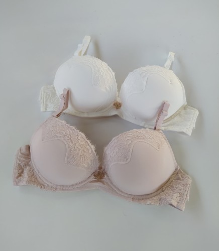 Biustonosz miseczka B Ręka Adama obszyte koronką Ola montello