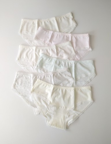 Majtki z lekkim wytłoczeniem Diane montello.jpeg