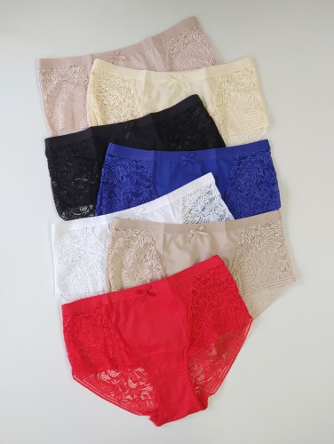 Majtki gładkie z koronkowym obszyciem Esme montello tył.jpeg