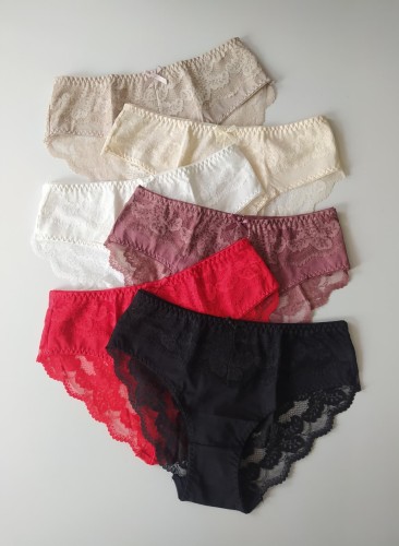 Majtki z bawełny ze zdobieniem koronkowym Samira montello.jpeg