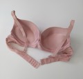 Biustonosz miseczka C push-up z ozdobną literą V Eryka tył.jpg