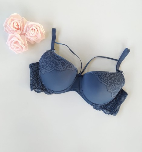 biustonosz C granatowy z paskami.jpg